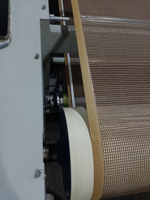 Microwave Drying Machine with Rapid Moisture Removal System for Pulp Molding Food Packaging