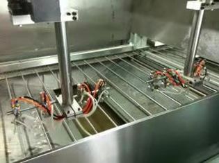 문 패널을 위한 60KW 미츠비시 자동 귀환 제어 장치 모터 살포 코팅 장비