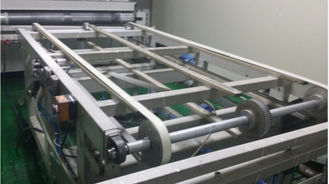 220V 50HZ 동시에 일어나는 Cnc 녹색 컨베이어 벨트 기계 0.75KW