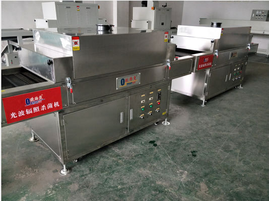 음식 상자 또는 의류 또는 널을 위한 능률적인 10m/Min 2KW 메시 벨트 Uv 조사 기계 컴퓨터 백색