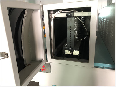 BKC 보온장치를 가진 자동적인 200nm - 450nm UV 코팅 기계