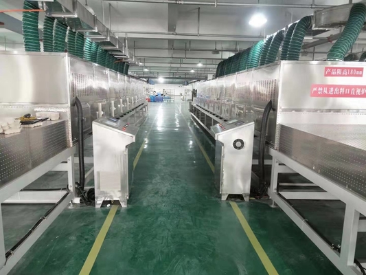 17530mm×1600mm×1100mm 진공 마이크로파 건조기 80C의 정확한 온도 조절