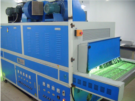 AC220V 50HZ 전원 공급 300mm * 400mm 영역에 대한 자외선 완화 기계 365nm 램프